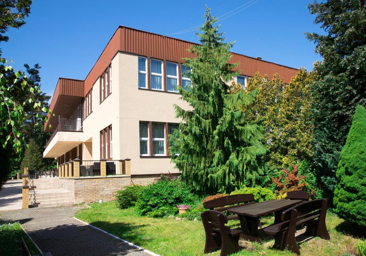 Osrodek Wczasowy Wrzos Łukęcin Exteriör bild